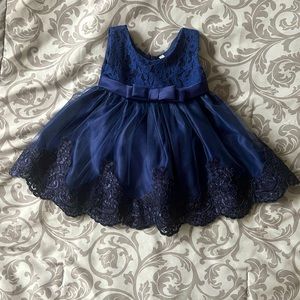 Baby girl formal dress, in good condition. Size 6m